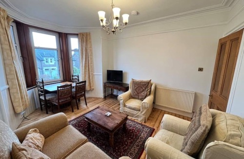 Perth Apartment | Victorian flat, central location with free parking