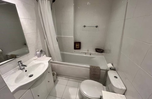 Perth Apartment | Victorian flat, central location with free parking