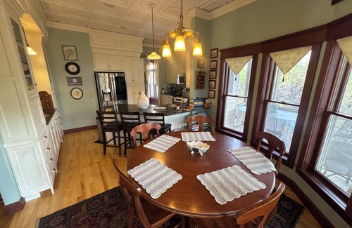 Pella House | Victorian Home Retreat Near Pella