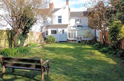 Swindon House | Victorian house in quiet street for 2 - 8. Garage, garden, great touring centre.