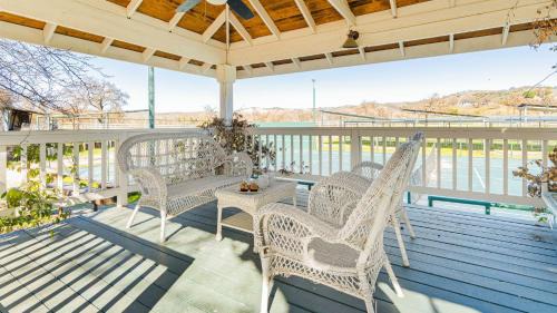 Paso Robles House | Victorian Manor In Paso Robles Wine Country Pool Hot Tub Firepit Tennis Court Sleeps 28