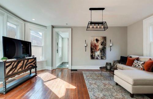 Indianapolis House | Victorian Mansion mins to Downtown Indy