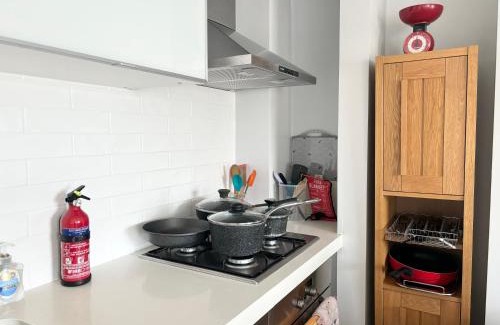 West Kensington Apartment | Victorian modern two bedrooms flat in West Kensington with London skyline view