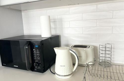 West Kensington Apartment | Victorian modern two bedrooms flat in West Kensington with London skyline view