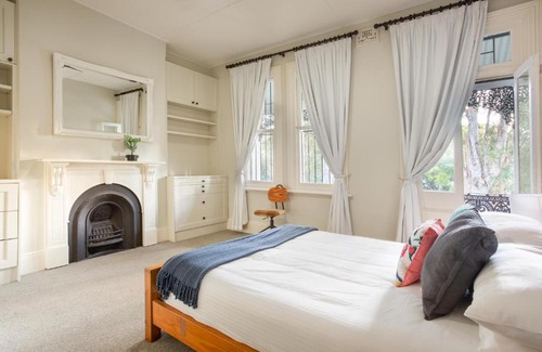 Bondi Junction House | Victorian-Style House with Courtyard off Oxford St