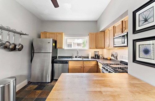 Northeast Minneapolis Arts District House | Victorian With An Amazing Location, Incredible Yard With Private outdoor Hot tub
