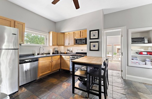 Northeast Minneapolis Arts District House | Victorian With An Amazing Location, Incredible Yard With Private outdoor Hot tub