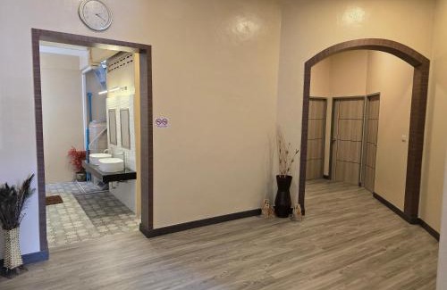 Pom Prap Sattru Phai House | Victory place 2 (Golden Mount)