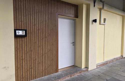 Pom Prap Sattru Phai House | Victory place 2 (Golden Mount)