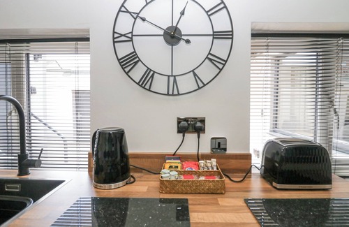 Whitehaven Cottage | VICTRONEEN COTTAGE, pet friendly, with a garden in Whitehaven