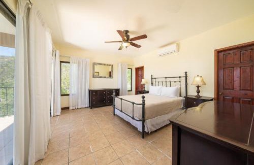 Potrero House | Vida de la Paz 4 - Oceanview Condo, 2BR, just remodeled, Playa Prieta