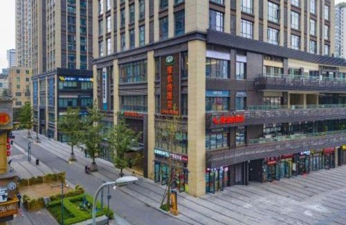 Chongqing Hotel | Vienna Hotel Chongqing Yangjiaping Pedestrian Street Light Railway Station