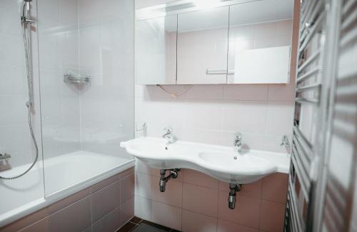 Rudolfsheim-Funfhaus Apartment | Vienna Shopping Center 8 Appartment