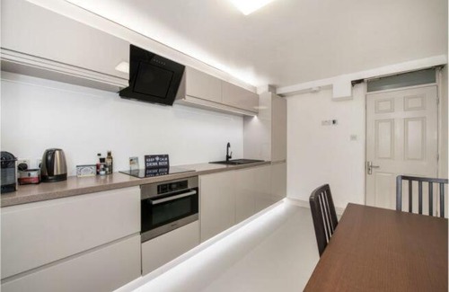Northumberland Park Apartment | Vierra Suite. Apartment 1.