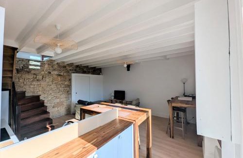 Plouhinec House | VIEUX PASSAGE, Maison avec cour privée à 150 m du PORT et de la PLAGE