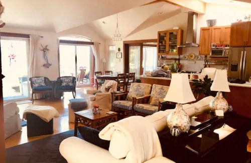 Clinton House | View Beach Whidbey Retreat Cottage+cottage for 8