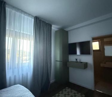 Jiblea Veche House | View Cozia Superior