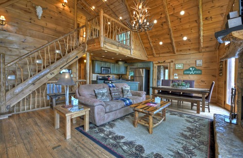 Raccoon Ridge Cabin | View From The Top - Aska Adventure Area