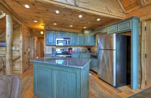 Raccoon Ridge Cabin | View From The Top - Aska Adventure Area