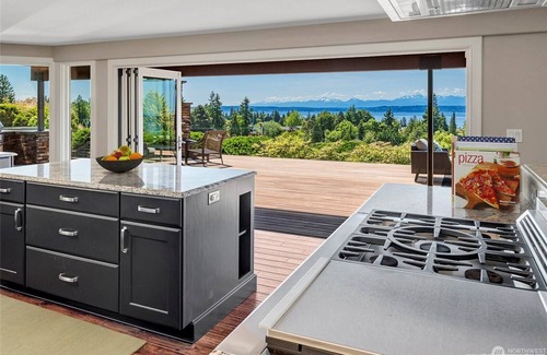 The Bowl of Edmonds House | View home in Edmonds Bowl. Indoor outdoor gourmet kitchen & bar for entertaining