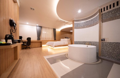 Chunghung Hotel | View Hotels in Jungheung-dong Gwangju