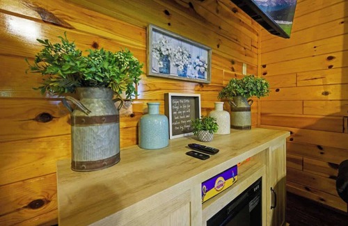 Sevierville Cabin | View, Private 5 Acres, Hot Tub, Firepit, Family