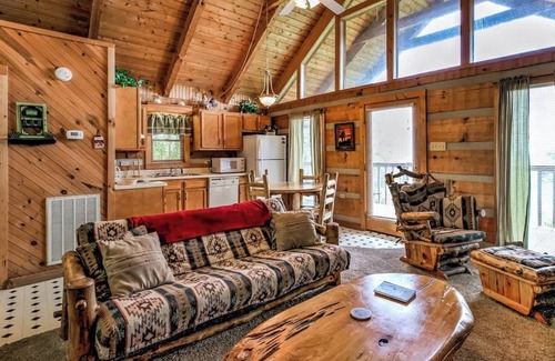 Gatlinburg - Pigeon Forge Cabin | View! Private Studio Cabin,Hot Tub,RELAX,Honeymoon