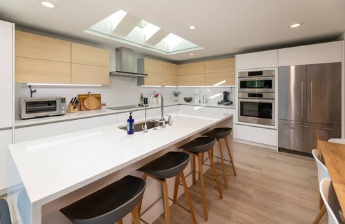 View Ridge House | View Ridge resort-like modern urban haven
