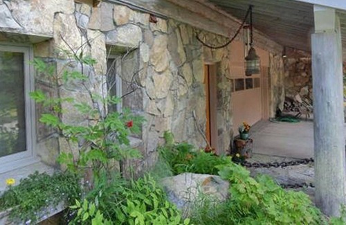 Diamond Ridge House | View! Secluded,Brief 10 minute drive to town, Family Friendly Log Home