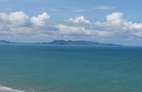 Jomtien Apartment | View Talay 5C Jomtien, Overlooking The Beach