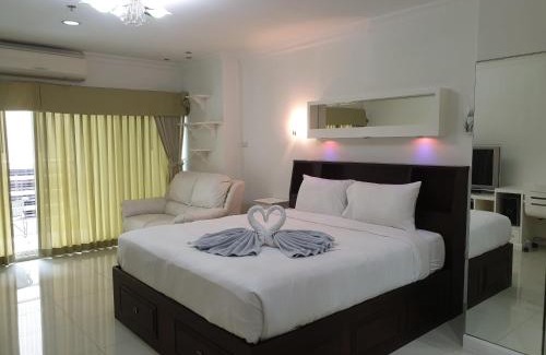 Pattaya Bay Apartment | View Talay 6 Pattaya Beach by CANDO