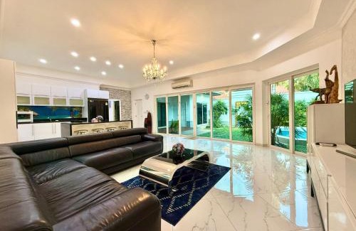 South Pattaya Villa | VIEW TALAY VILLAs POOL 181, JOMTIEN BEACH, PATTAYA