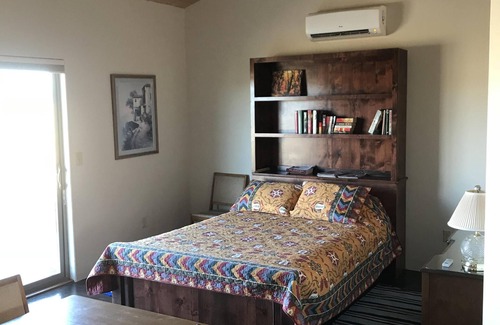 Mountainair House | View the Manzano Mountains and visit Salinas Pueblo Missions National Monument
