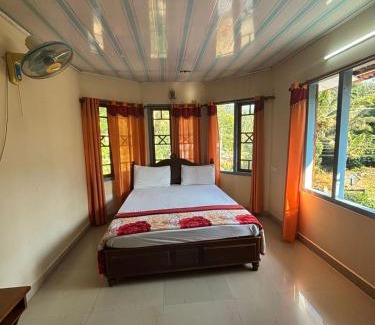 Anaviratty House | View Valley Homestay