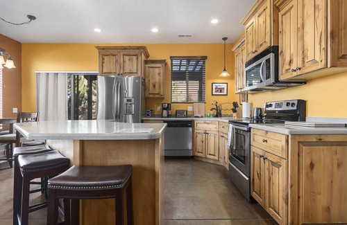 Moab South Valley House | Viewing Deck | Pool Hot Tub | Near Town & Ntl Parks