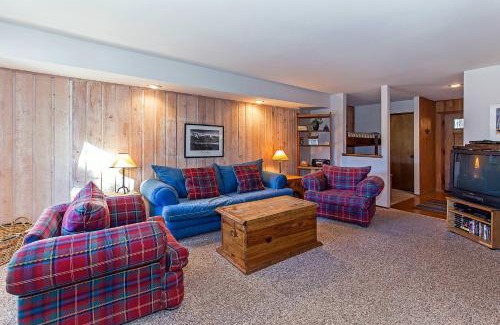Mammoth Lakes House | Viewpoint #131 Walk to Eats & Entertainment