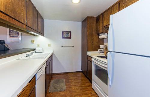 Mammoth Lakes House | Viewpoint #131 Walk to Eats & Entertainment