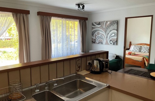 Wanniassa House | Views and peace close to Erindale amenities