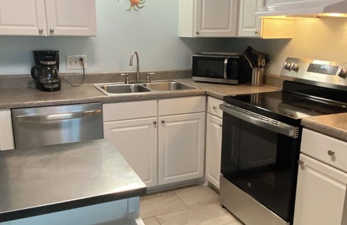 Fort Morgan Condo | Views! Book Fall! Beach, Pools, 1 indr, hot tub, pickleball 2BD-2BA sleeps 6