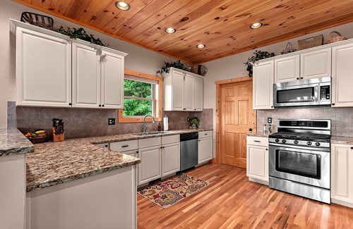 Waynesville House | Views Experience serene stays near Great Smokies