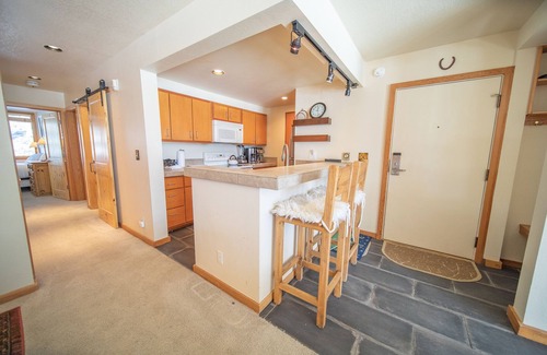 Keystone Condo | Views! Family Condo w/Shuttle to the Slopes
