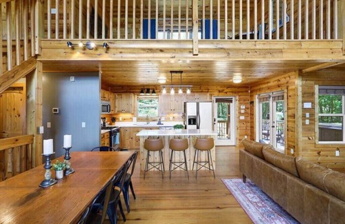 Blue Ridge Cabin | Views For Miles! ~ Hot Tub~ Pool Table~Poker Table