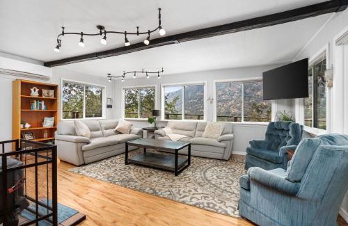 Kaweah House | Views, Hot Tub, Outdoor Shower, 15m from Sequoia
