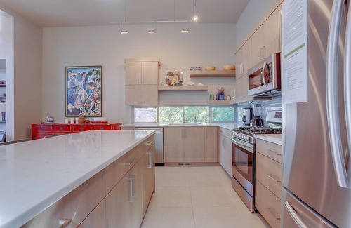 Hood River House | Views, Hot Tub, Walk To Downtown, Light & Open & Tranquil