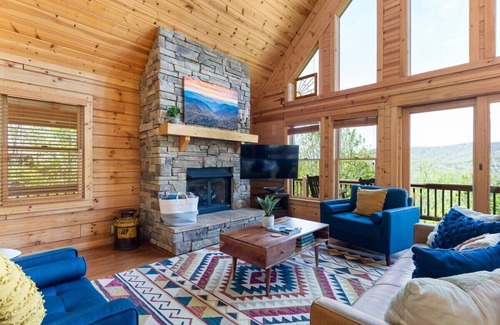 Wolf Laurel Cabin | Views | HotTub | Pool Table | Bar | Porch Swing