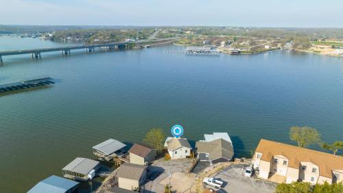 Osage Beach House | VIEWS! Lakefront Family Home - Swim Dock - 3 Decks