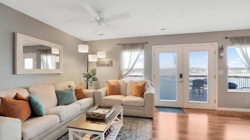 Osage Beach House | VIEWS! Lakefront Family Home - Swim Dock - 3 Decks