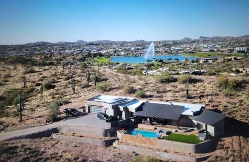 Diamante Del Lago House | Views/Modern/Pool/Spa/Sleeps 4