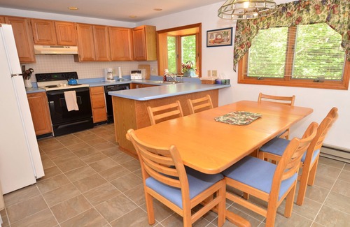 North Conway House | Views of Cathedral Ledge & Close to Echo Lake/North Conway - Dog Friendly
