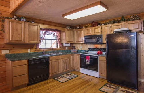Sevierville Cabin | Views OF Heaven Fireworks From Deck at Dollywood Hot Tub,WIFI, Yr Rd Pool ,